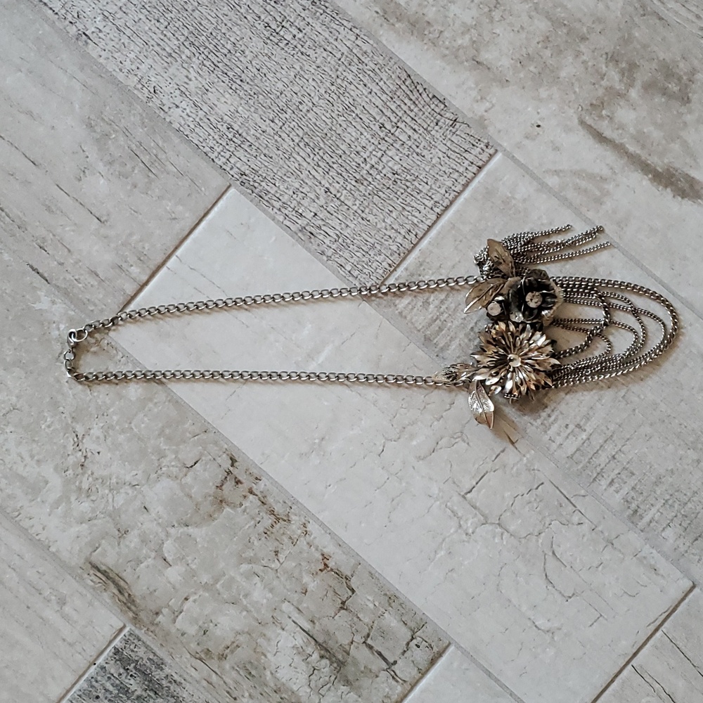 Chunky Silver Flower Necklace